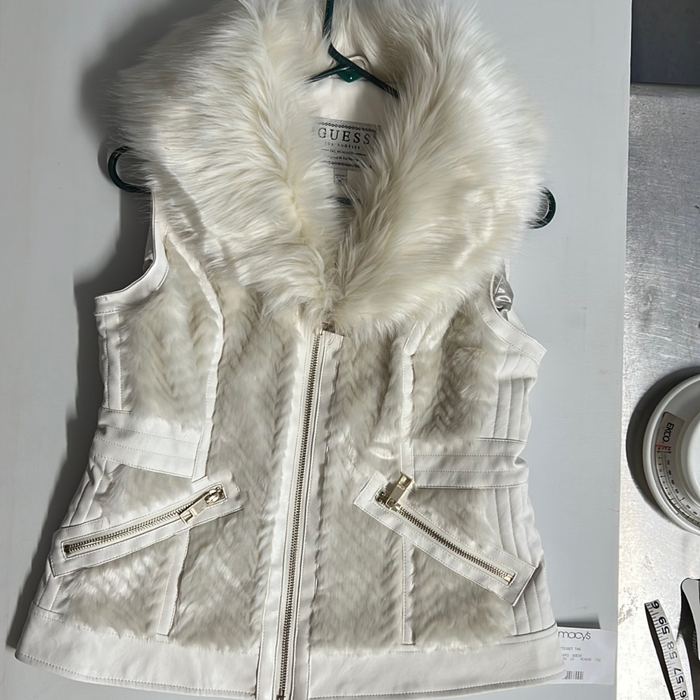 Guess Leather off white cream vest with faux Fur trim size M Guess Los Angeles